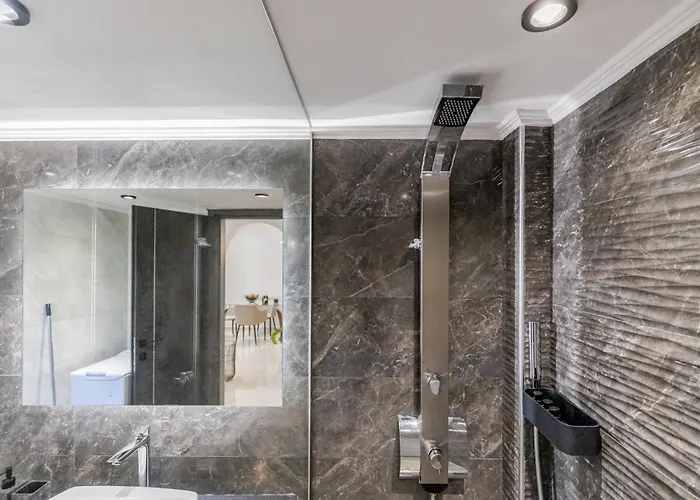 Vivian's Luxury Apartmán