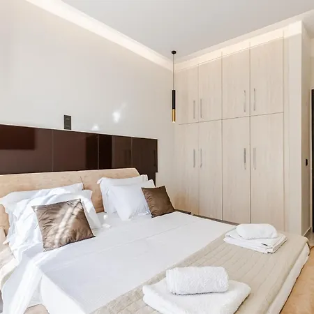 Vivian's Luxury Monemvasia